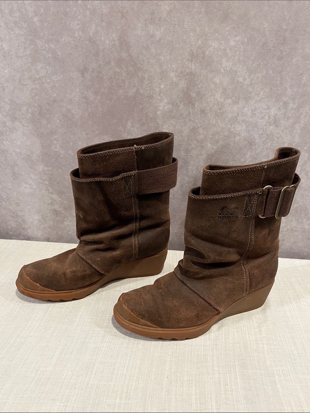 Sorel Toronto Mid Pull Up / Slip On Brown Suede Wedge Ankle Boots size 6.5